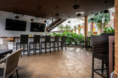 outdoor-dining-floor-overlay-sundek-Austin-Tx