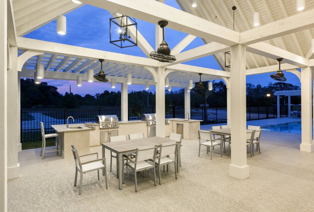 outdoor entertaining area